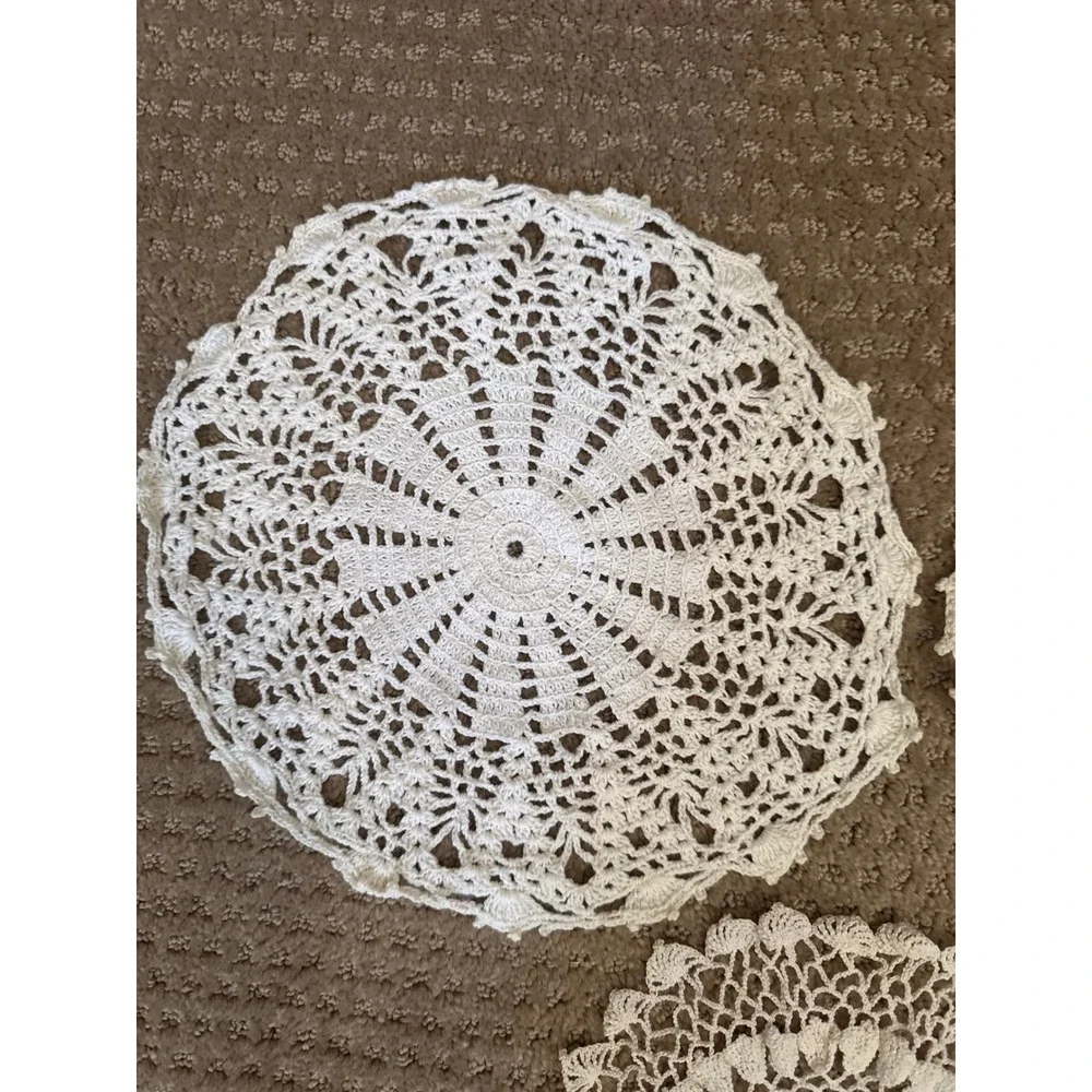 Vintage White Hand Crochet Lace Doily Set of 3 Round Cotton Table Linens 1247